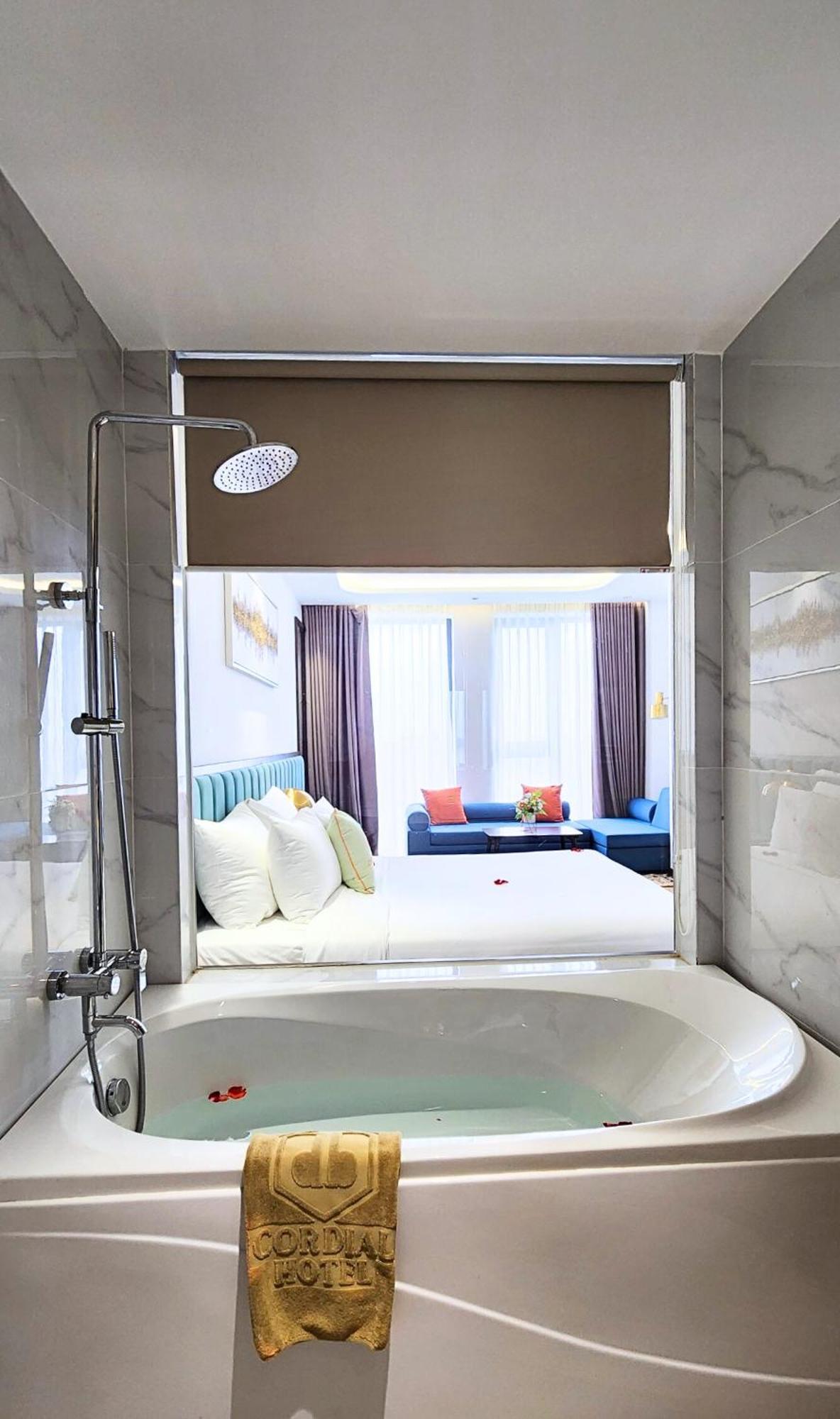 Cordial Grand - Infinity Rooftop Pool