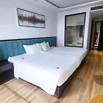 Cordial Grand Hotel Da Nang Beach - Infinity Rooftop Pool